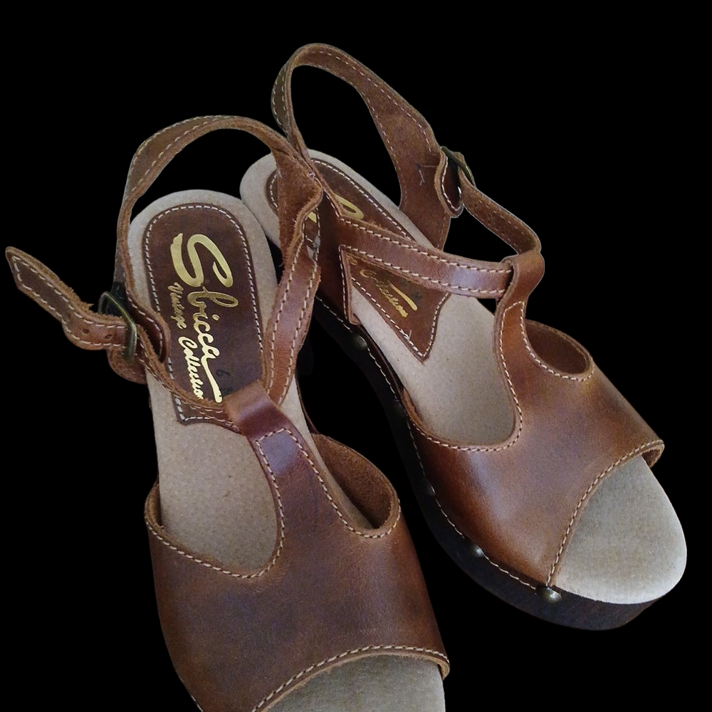 Chic Women's Tan Leather Sandals